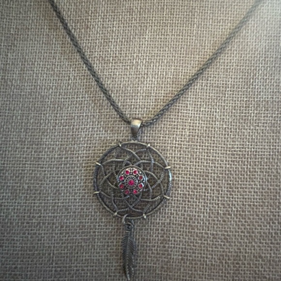 Red dream catcher necklace & earrings. 17 in length necklace - Picture 2 of 9